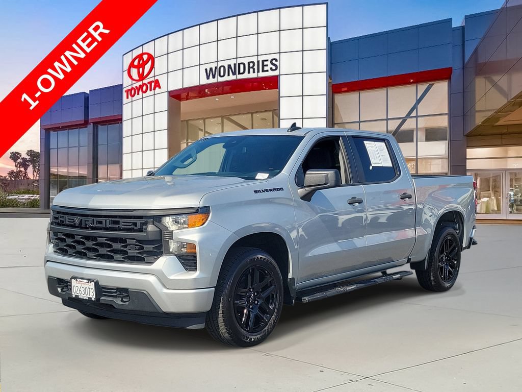 Used 2022 Chevrolet Silverado 1500 Custom w/ LPO, Dark Essentials Package RWD image 2