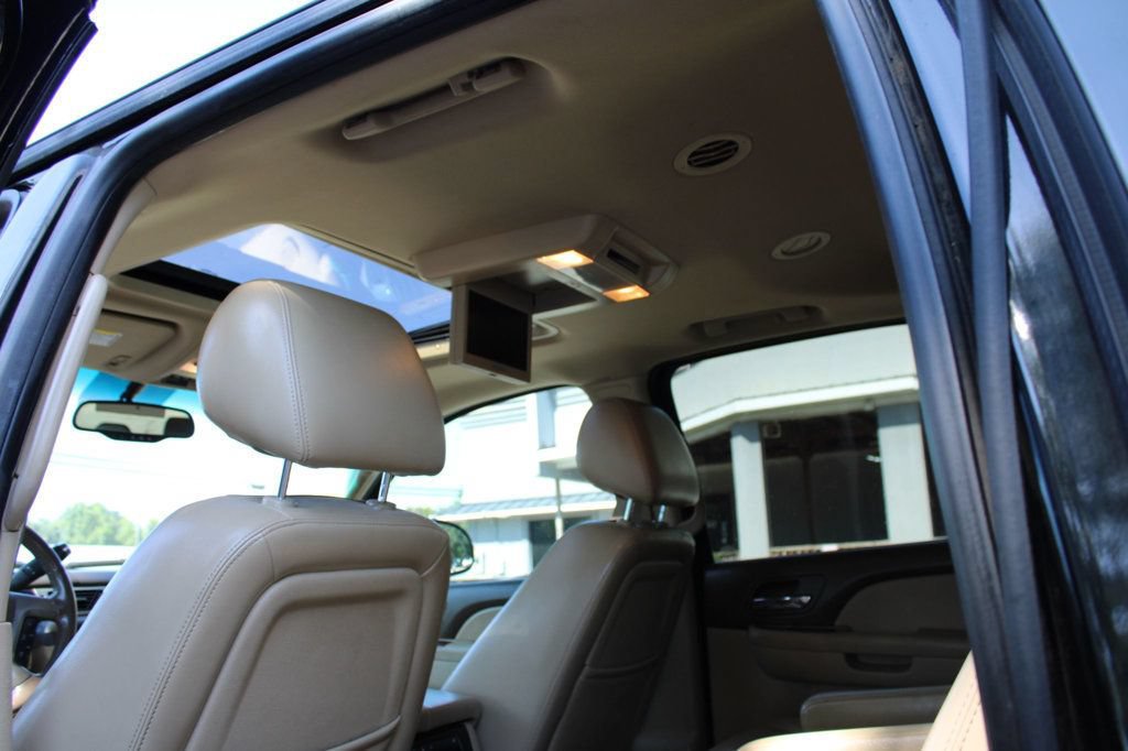 Used 2011 Chevrolet Suburban LTZ RWD image 20