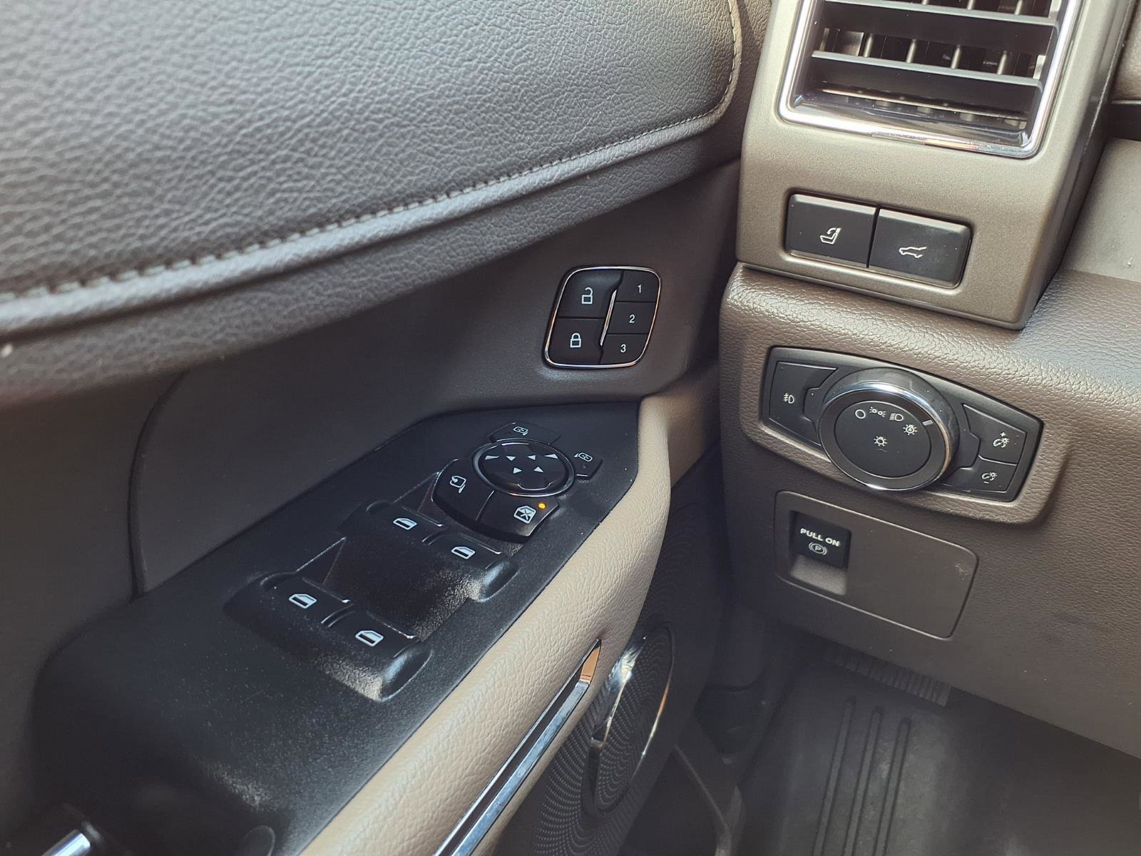 Used 2021 Ford Expedition Max XLT image 22