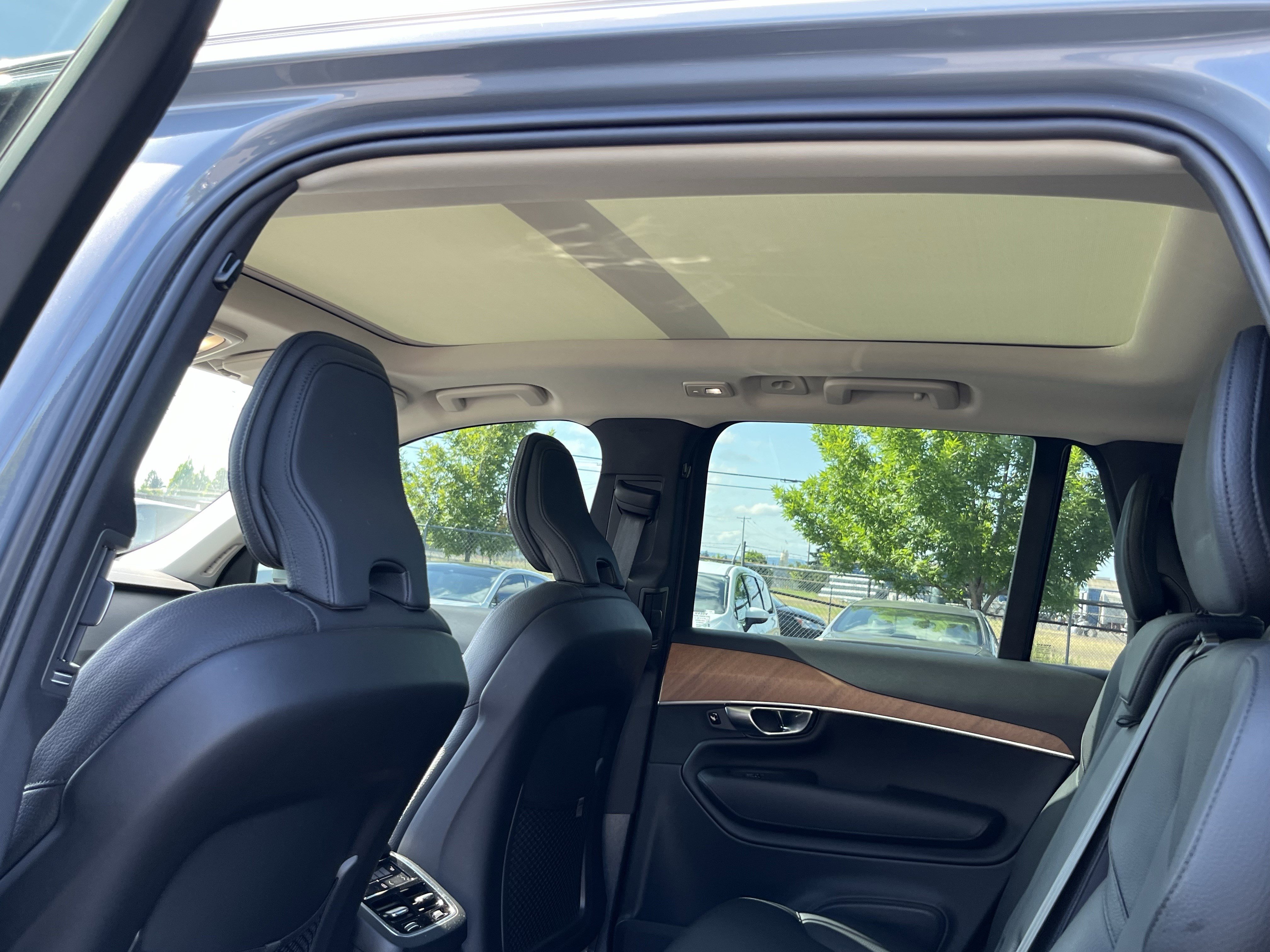 Used 2023 Volvo XC90 B6 Plus w/ Protection Package Premier AWD/4WD image 14
