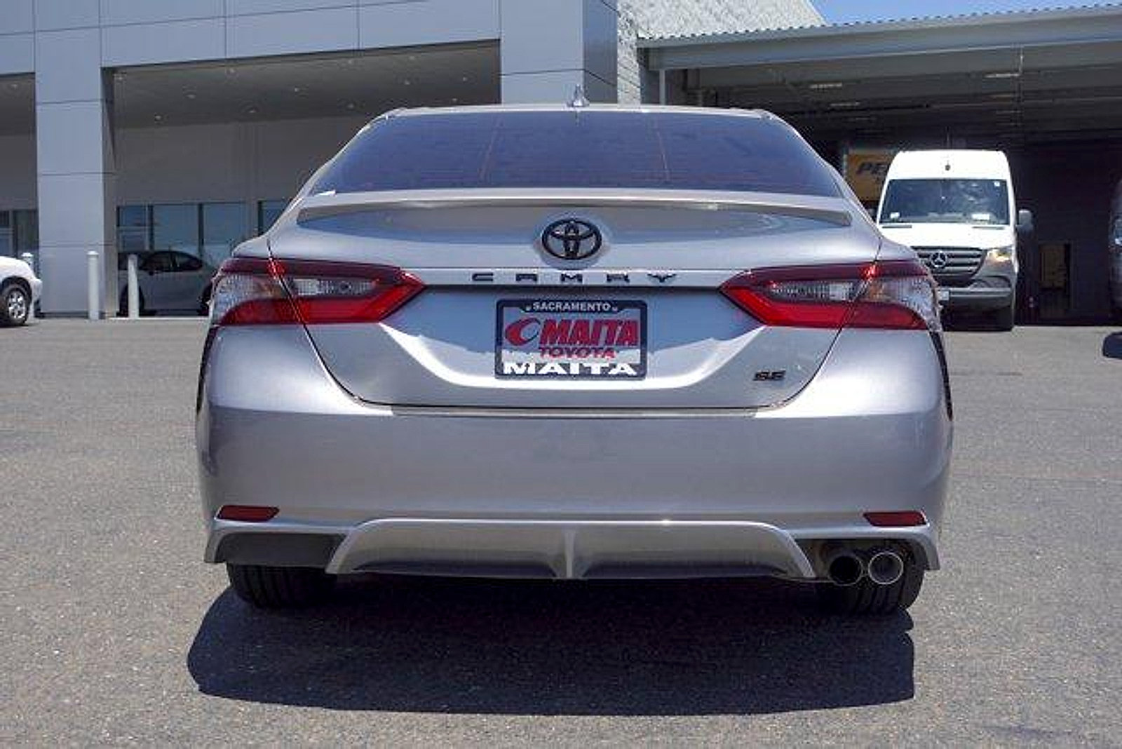 Used 2024 Toyota Camry SE FWD image 6