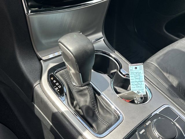 Used 2019 Jeep Grand Cherokee Limited AWD/4WD image 32
