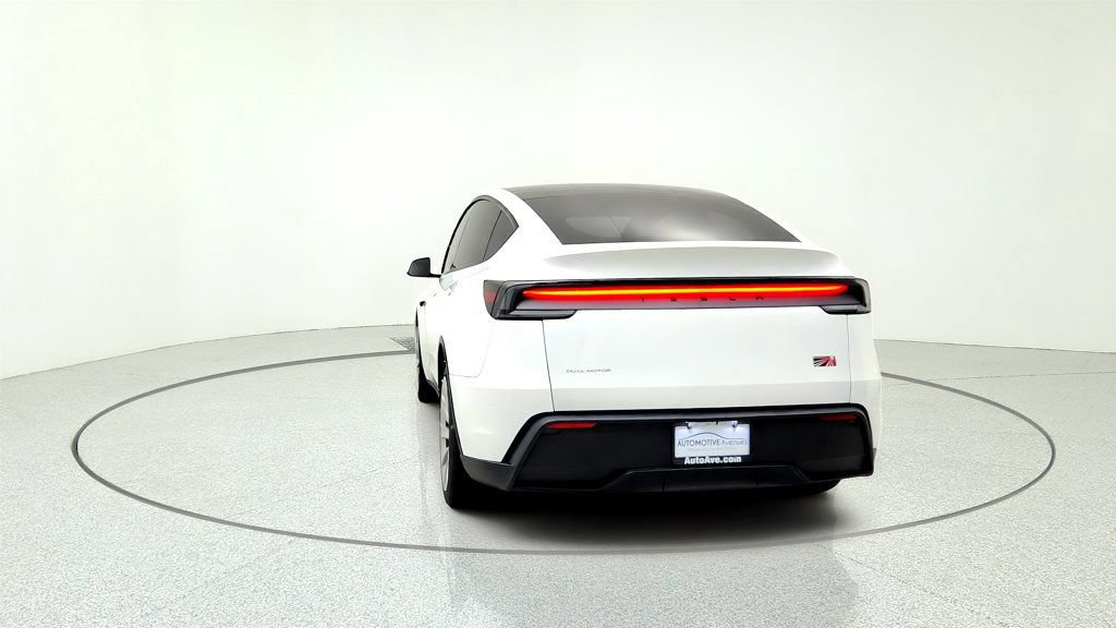 Used 2026 Tesla Model Y AWD image 6