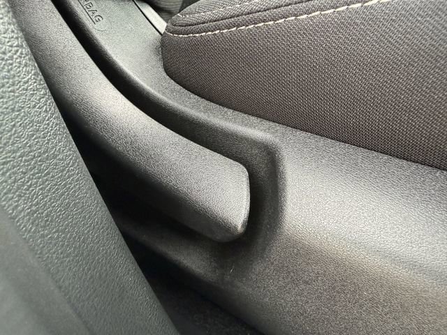 Used 2025 Nissan Rogue SV FWD image 27