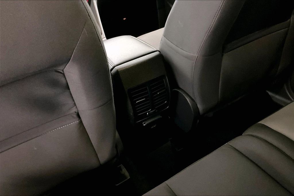 Used 2016 Ford Escape SE w/ Equipment Group 201A image 10