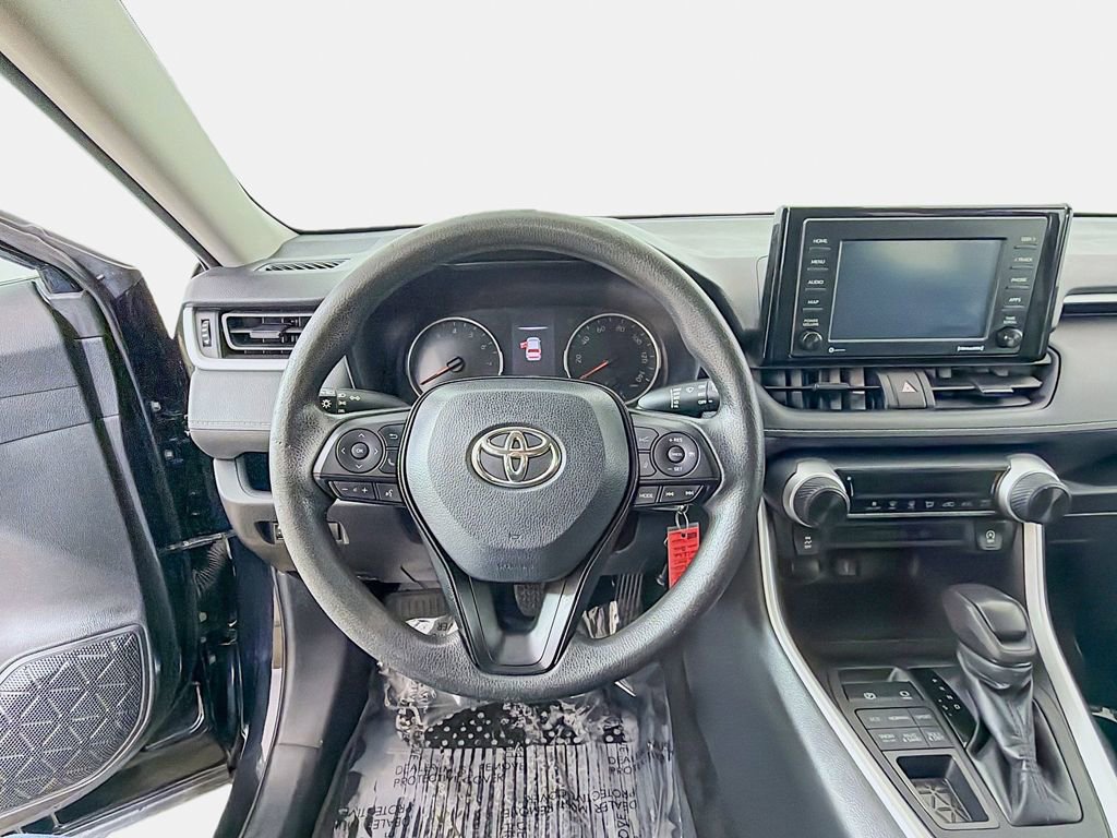 Used 2021 Toyota RAV4 LE image 28