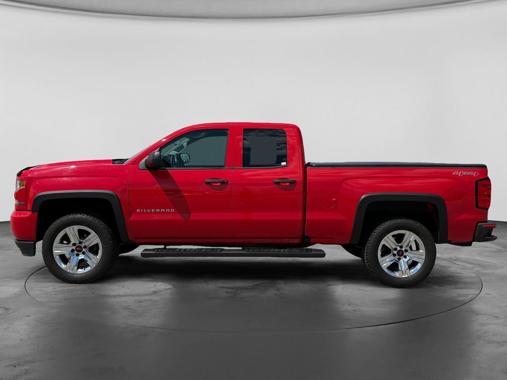 Used 2017 Chevrolet Silverado 1500 Custom w/ Custom Convenience Package AWD/4WD image 6