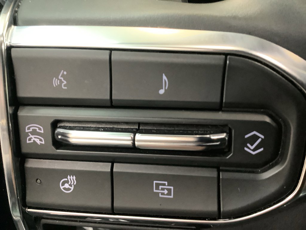 Used 2025 GMC Acadia Elevation image 18