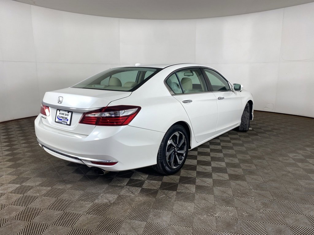 Used 2017 Honda Accord EX-L image 9