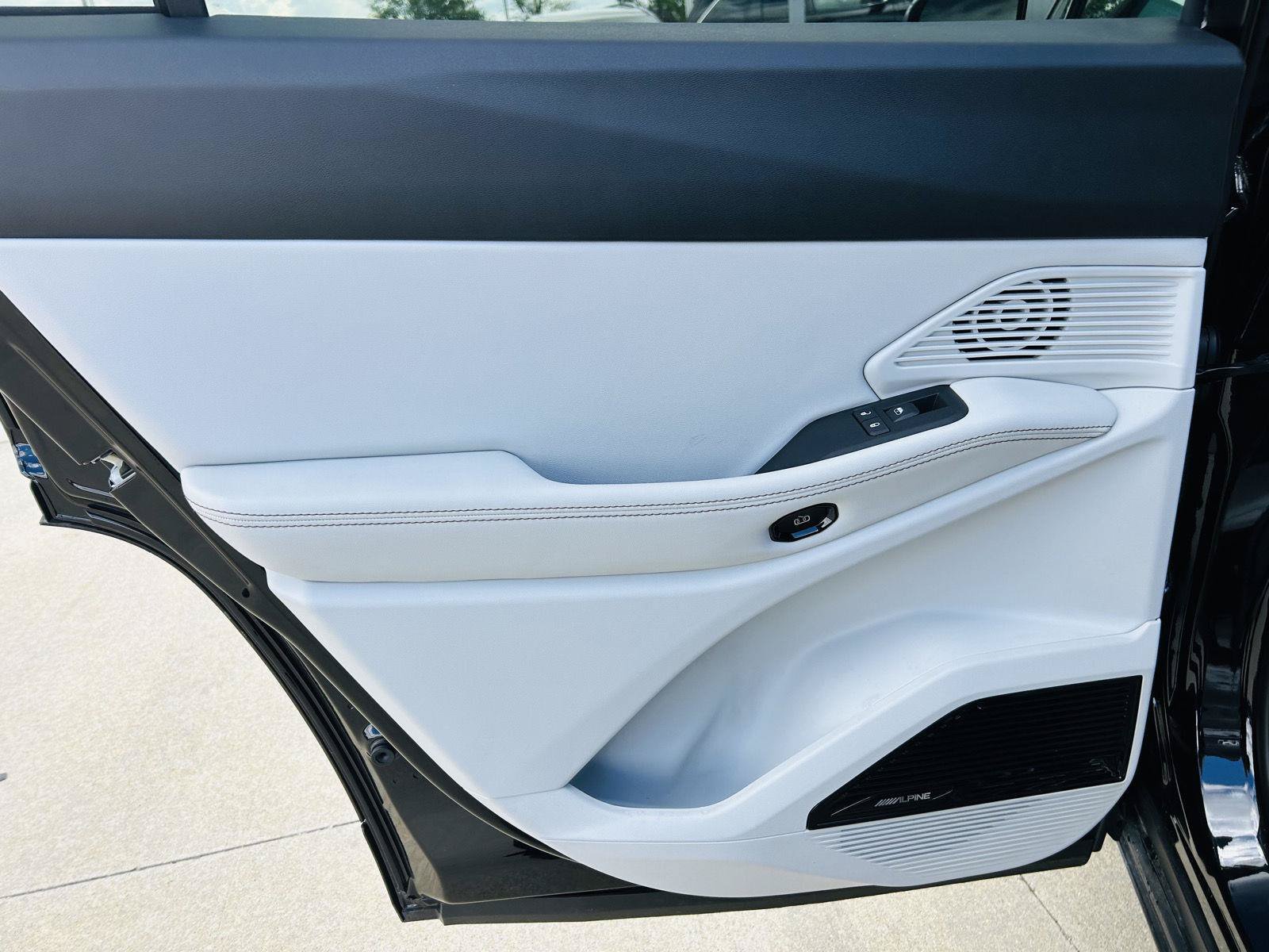 New 2026 Jeep Cherokee Limited AWD/4WD image 27