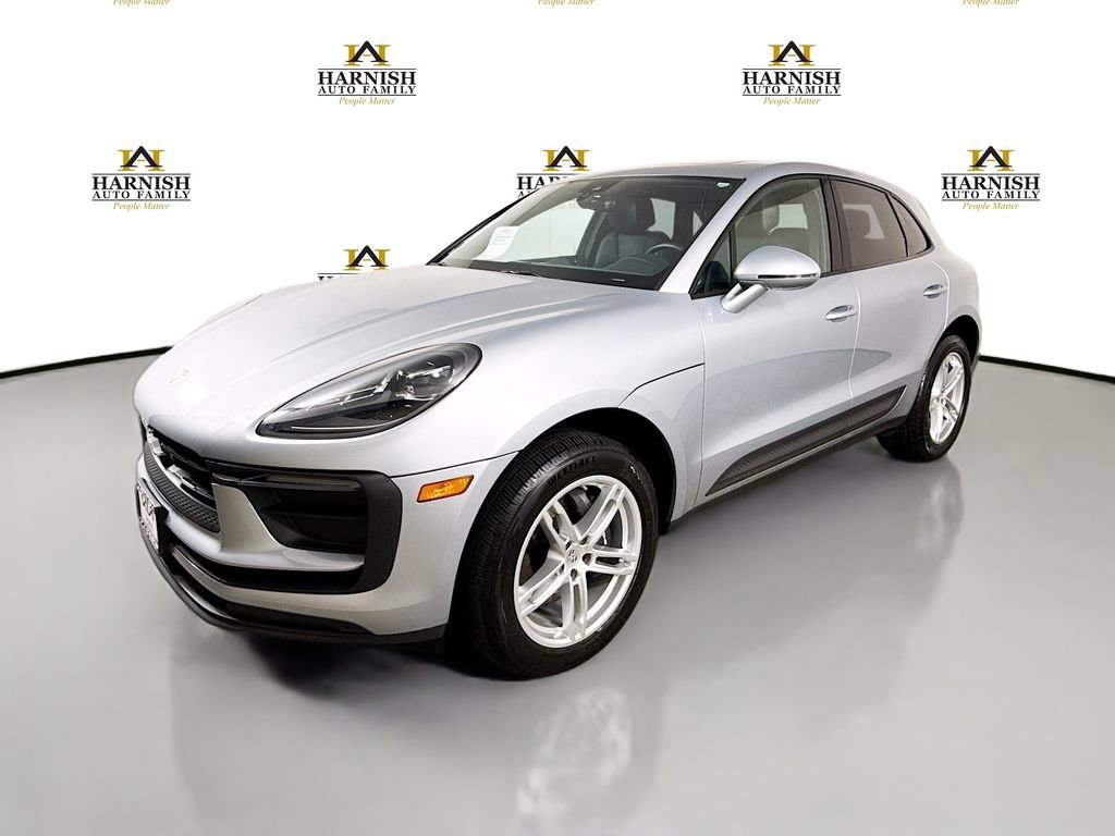 Used 2024 Porsche Macan image 3