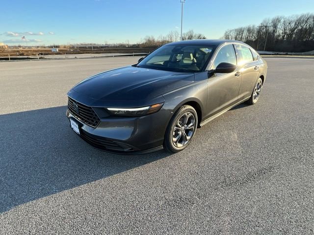 Used 2023 Honda Accord EX image 10