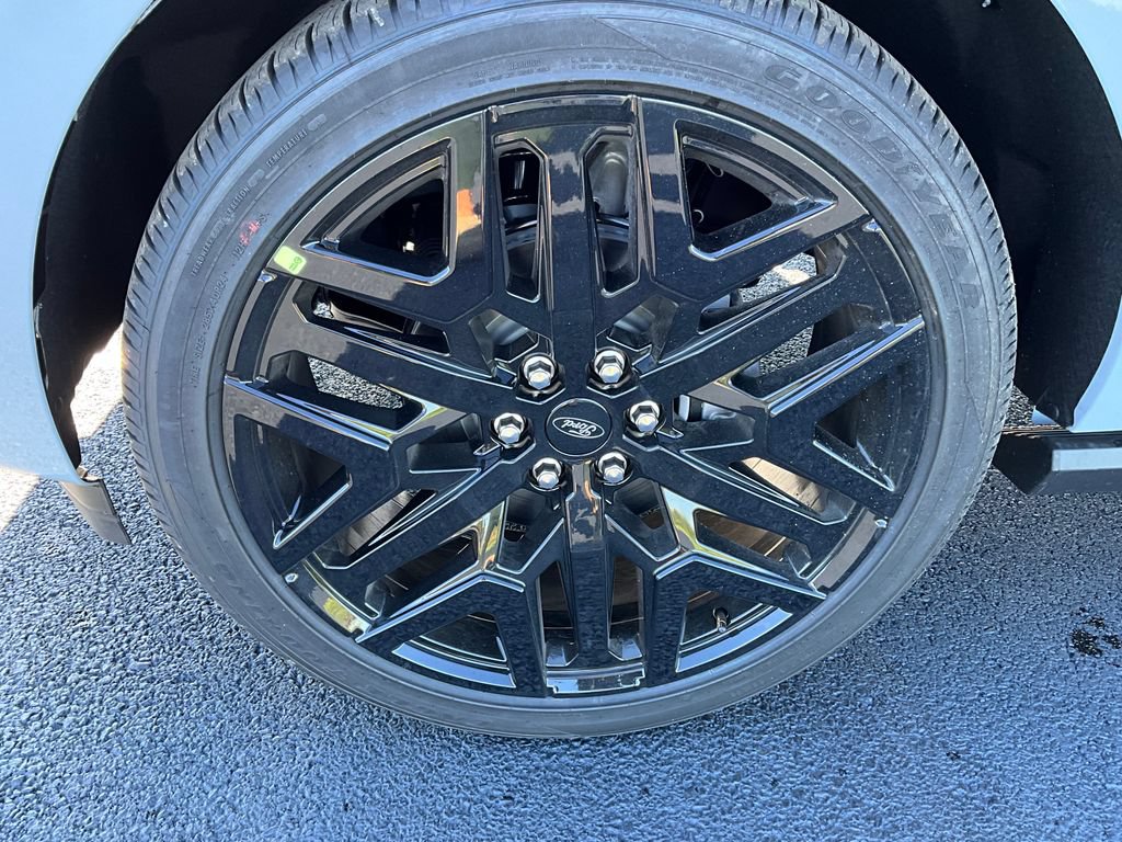 New 2027 Ford Expedition Max Platinum w/ Stealth Performance Package AWD/4WD image 13