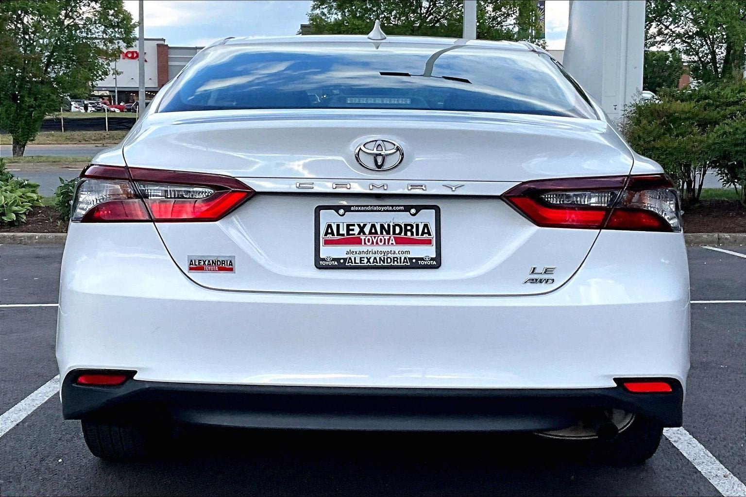 Used 2022 Toyota Camry LE AWD/4WD image 4