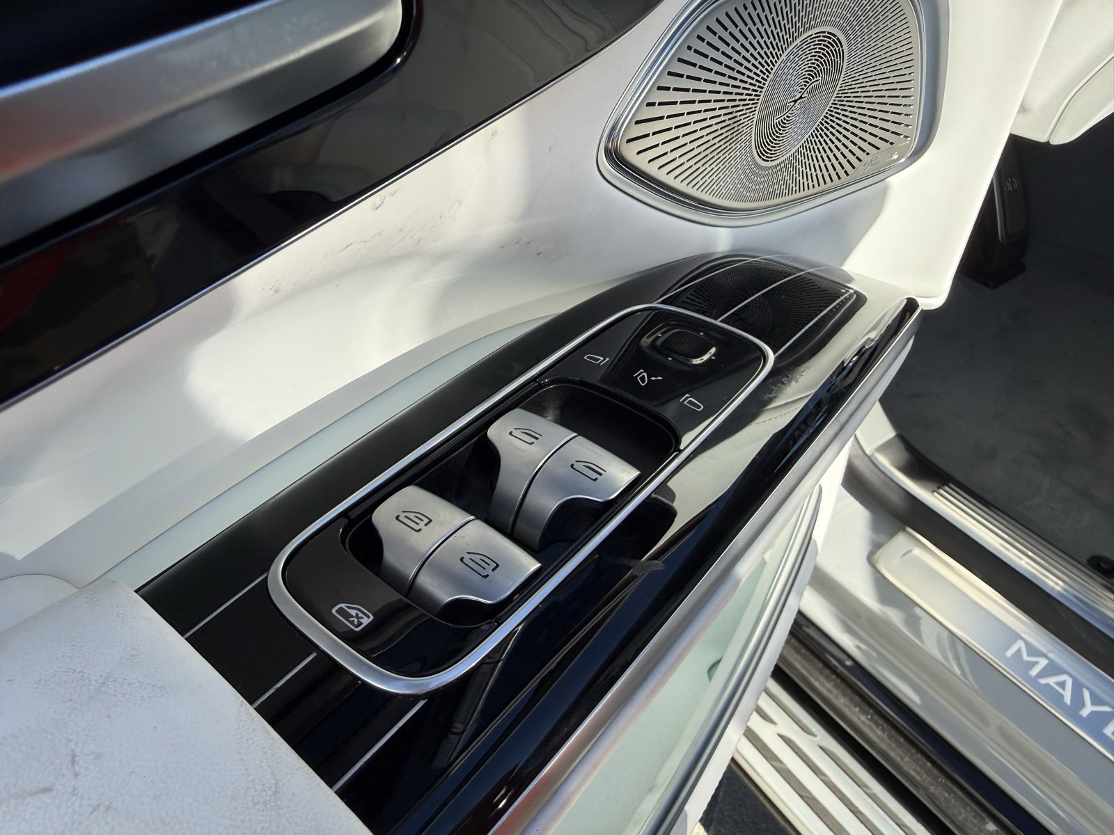 New 2025 Mercedes-Benz Maybach EQS 680 4MATIC image 16