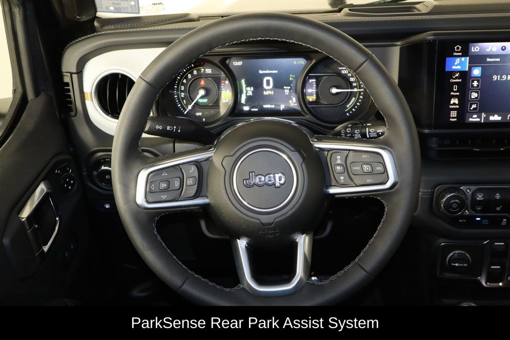 Used 2025 Jeep Wrangler Unlimited Sahara w/ Safety Group image 7