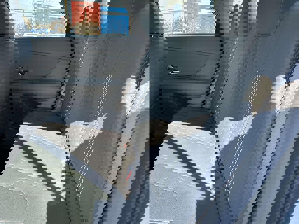 Used 2021 Hyundai Elantra SEL w/ Convenience Package FWD image 12