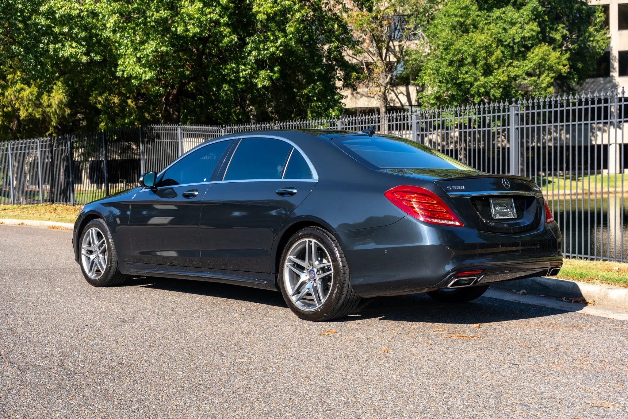 Used 2015 Mercedes-Benz S 550 4MATIC Sedan image 8