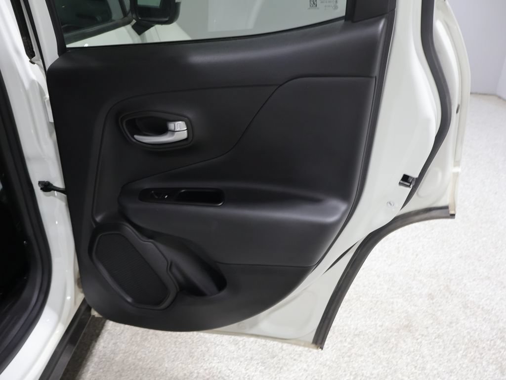 Used 2023 Jeep Renegade Trailhawk w/ Trailhawk Elite Group AWD/4WD image 21