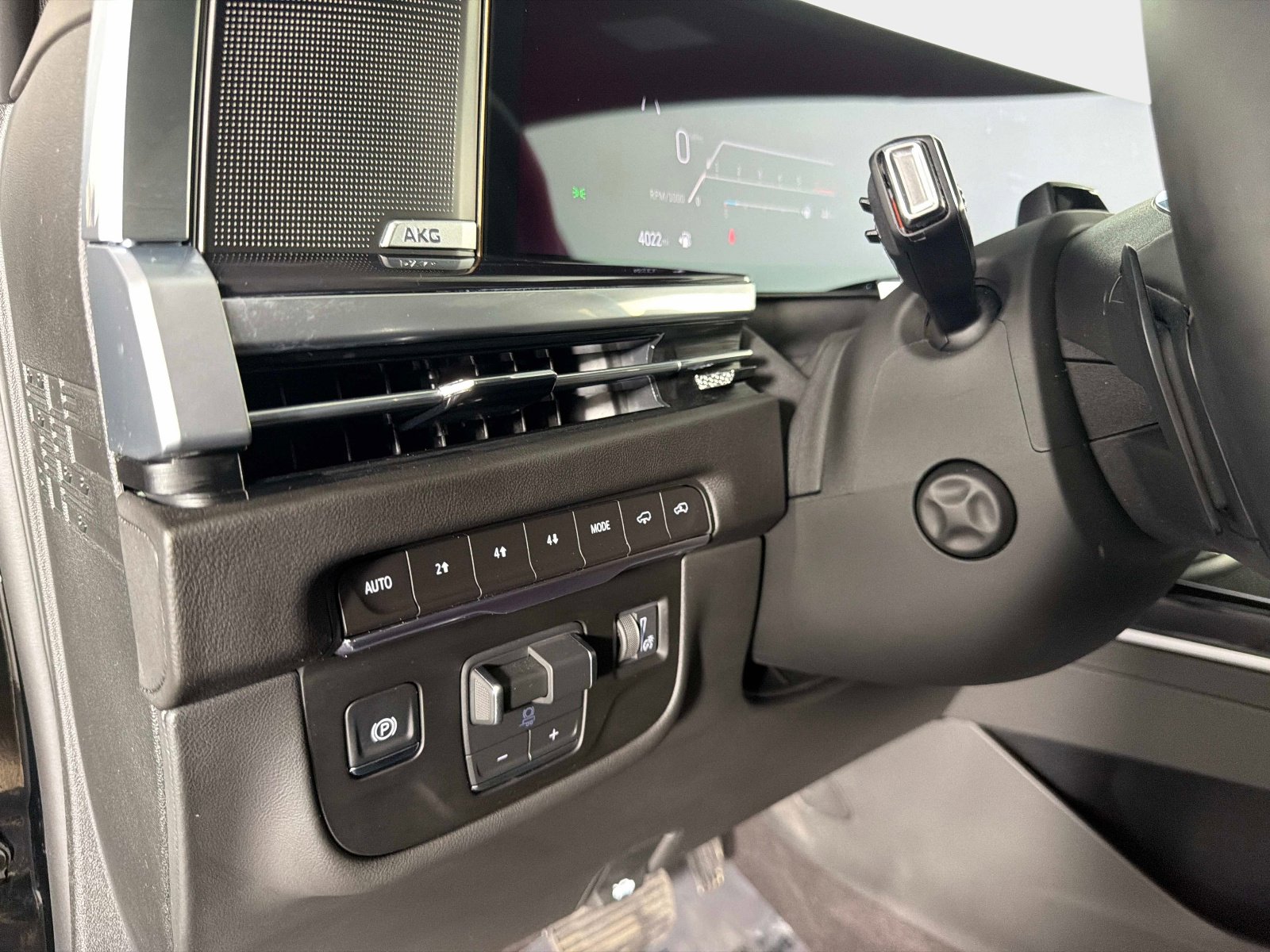 Used 2026 Cadillac Escalade Sport w/ LPO, ONYX Package AWD/4WD image 43