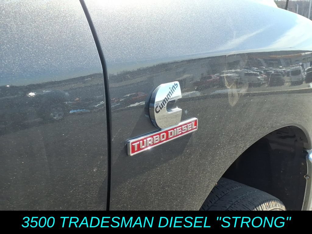 Used 2024 RAM 3500 Tradesman w/ Chrome Appearance Group AWD/4WD image 9