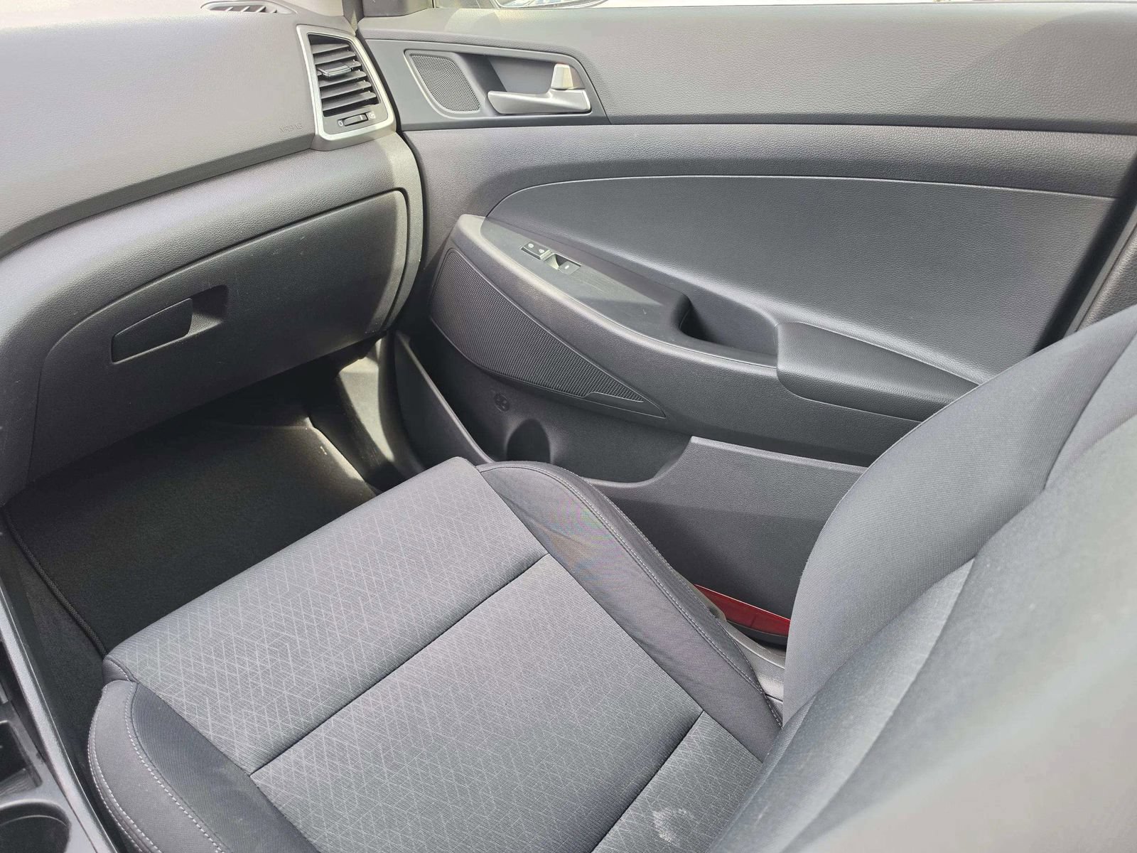 Used 2018 Hyundai Tucson Value FWD image 19