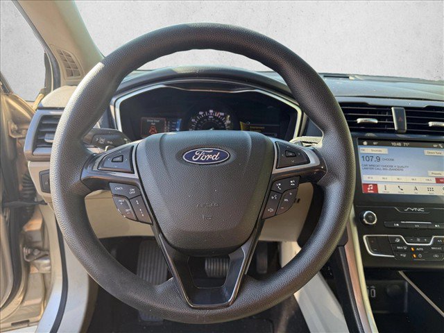 Used 2019 Ford Fusion SE FWD image 13