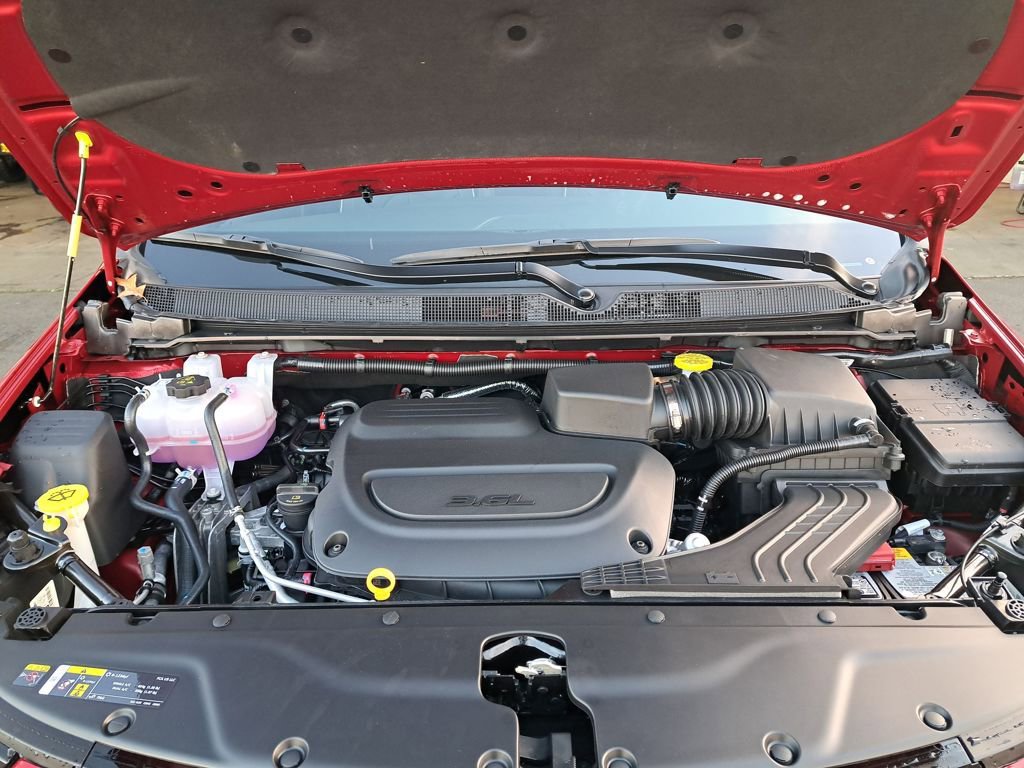 New 2026 Chrysler Pacifica Limited w/ Uconnect Theater Family Group image 28