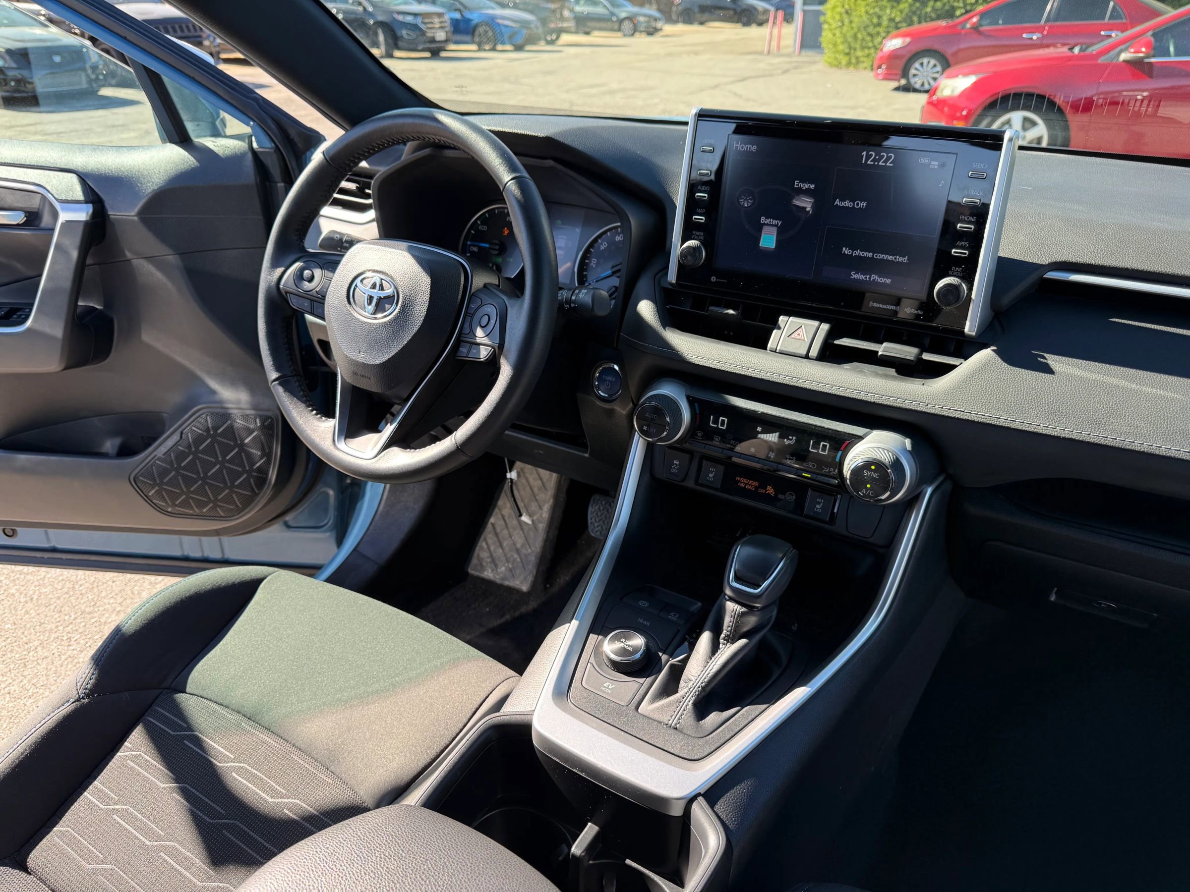 Used 2022 Toyota RAV4 SE w/ Convenience Package image 33