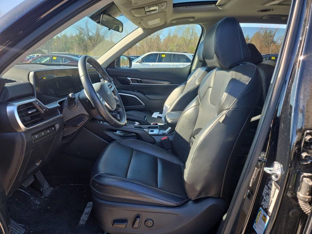 Used 2025 Kia Telluride S AWD/4WD image 3