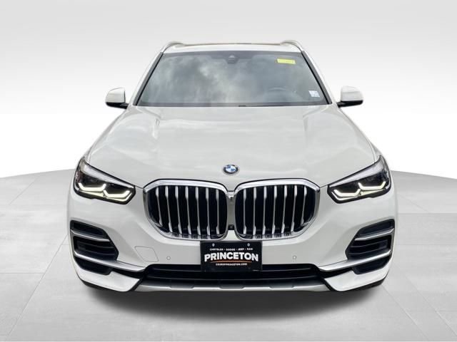 Used 2022 BMW X5 xDrive40i w/ Premium Package image 2