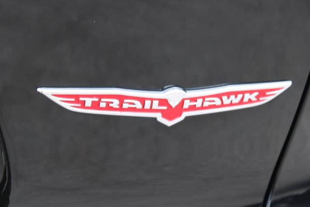 Used 2022 Jeep Cherokee Trailhawk AWD/4WD image 6