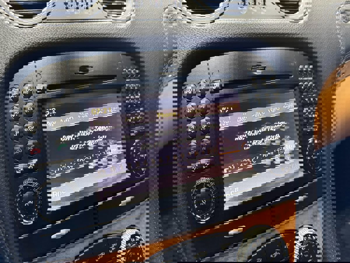 Used 2011 Mercedes-Benz SL 550 image 26