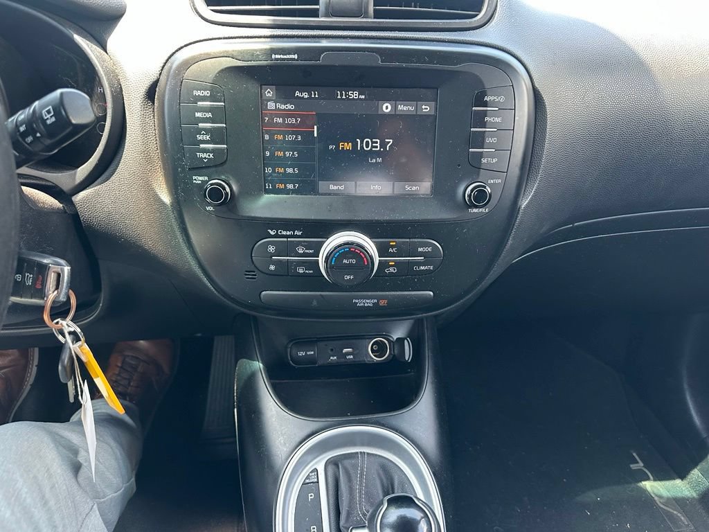 Used 2019 Kia Soul + FWD image 12