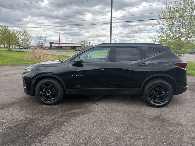 Used 2023 Chevrolet Blazer LT w/ Convenience Package AWD/4WD image 2
