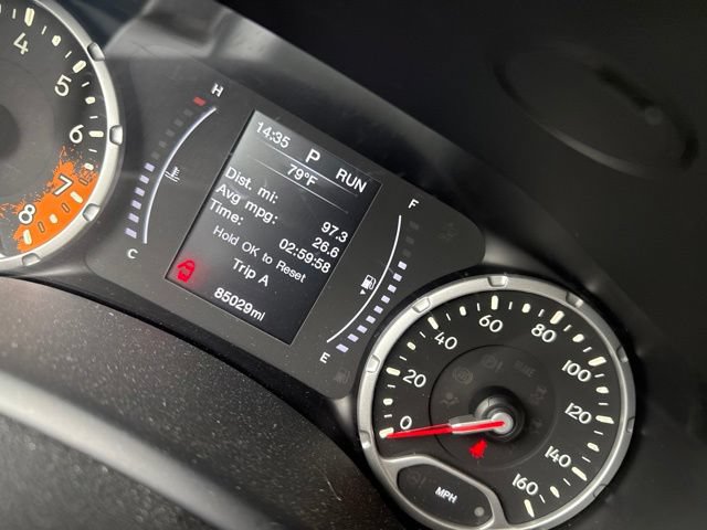 Used 2017 Jeep Renegade Latitude w/ Advanced Technology Group AWD/4WD image 35