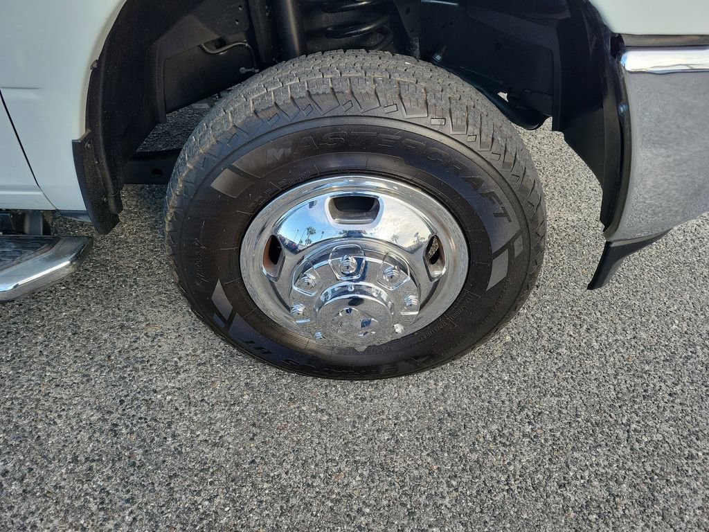 Used 2024 RAM 3500 Big Horn AWD/4WD image 7