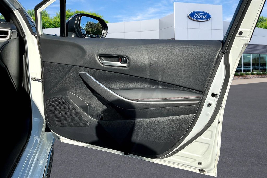 Used 2024 Toyota Corolla SE w/ SE Convenience Package FWD image 29