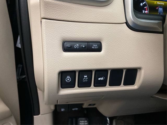 Used 2018 Nissan Murano Platinum w/ Cargo Package FWD image 23