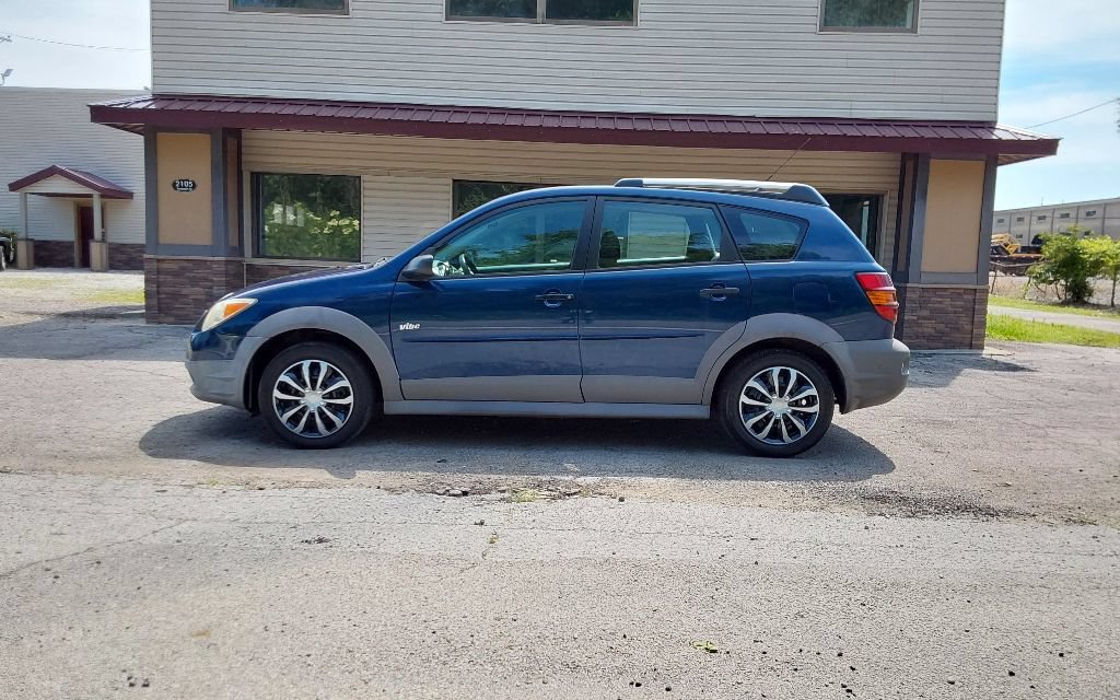Used 2005 Pontiac Vibe w/ Power Group Value Package FWD image 1