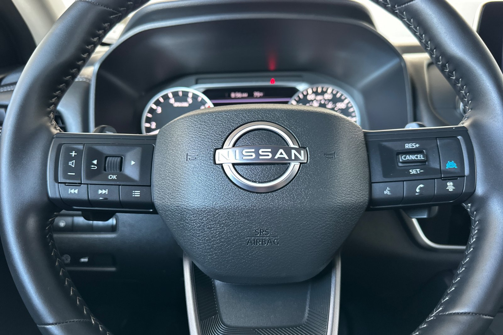 Used 2025 Nissan Rogue SV FWD image 30