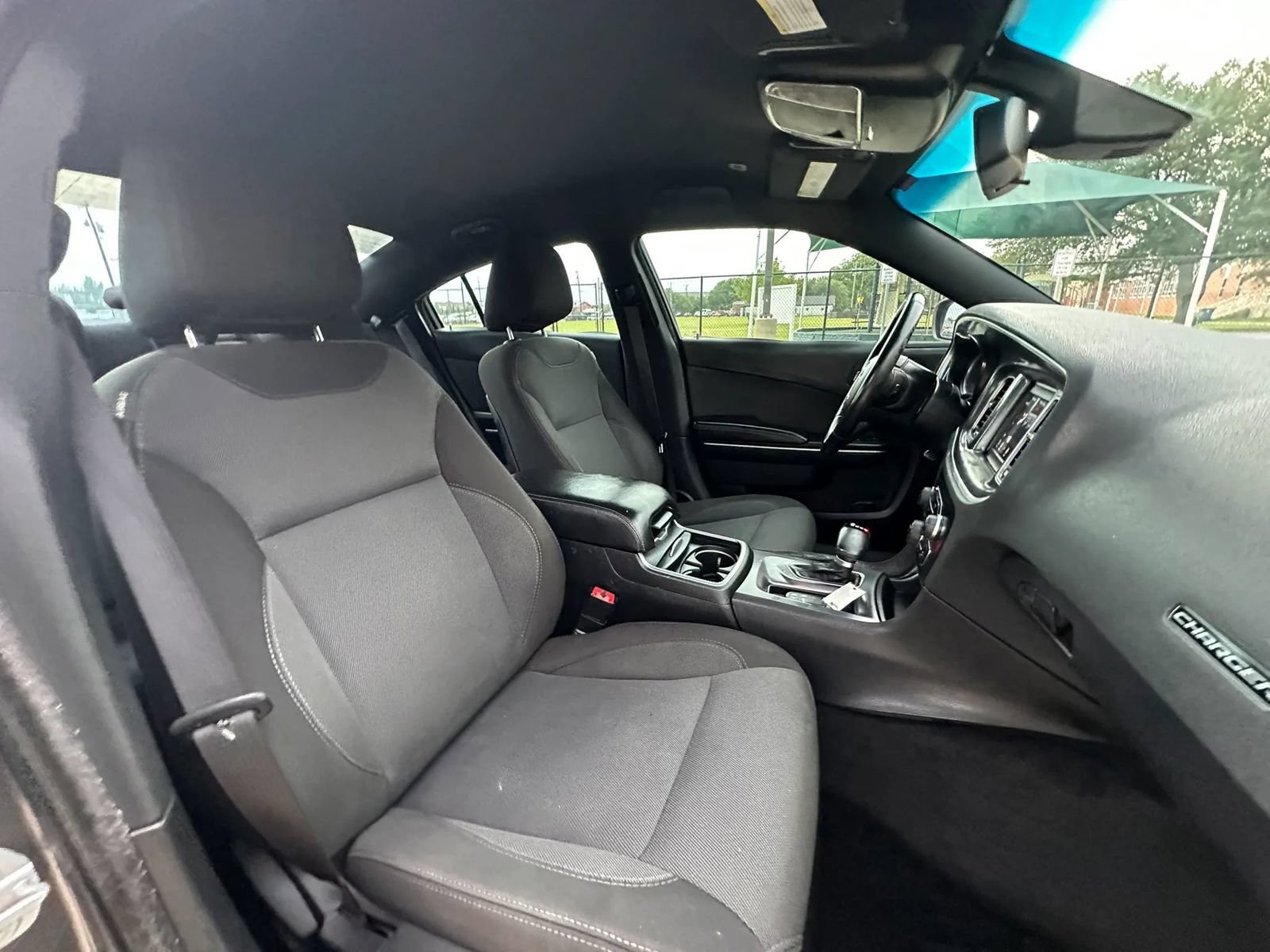 Used 2017 Dodge Charger SE RWD image 27