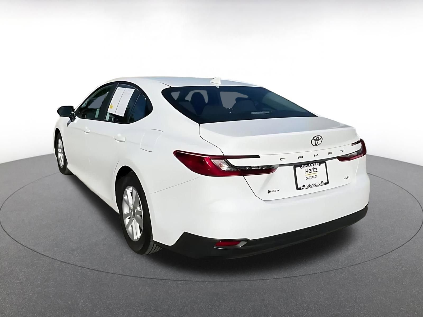 Used 2025 Toyota Camry LE image 11