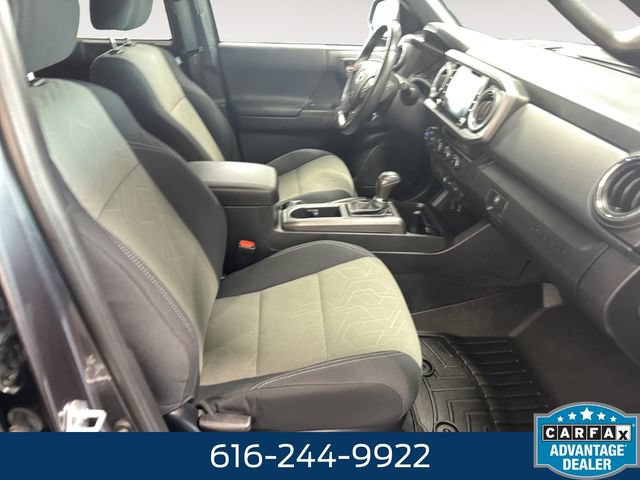 Used 2022 Toyota Tacoma TRD Off-Road AWD/4WD image 4