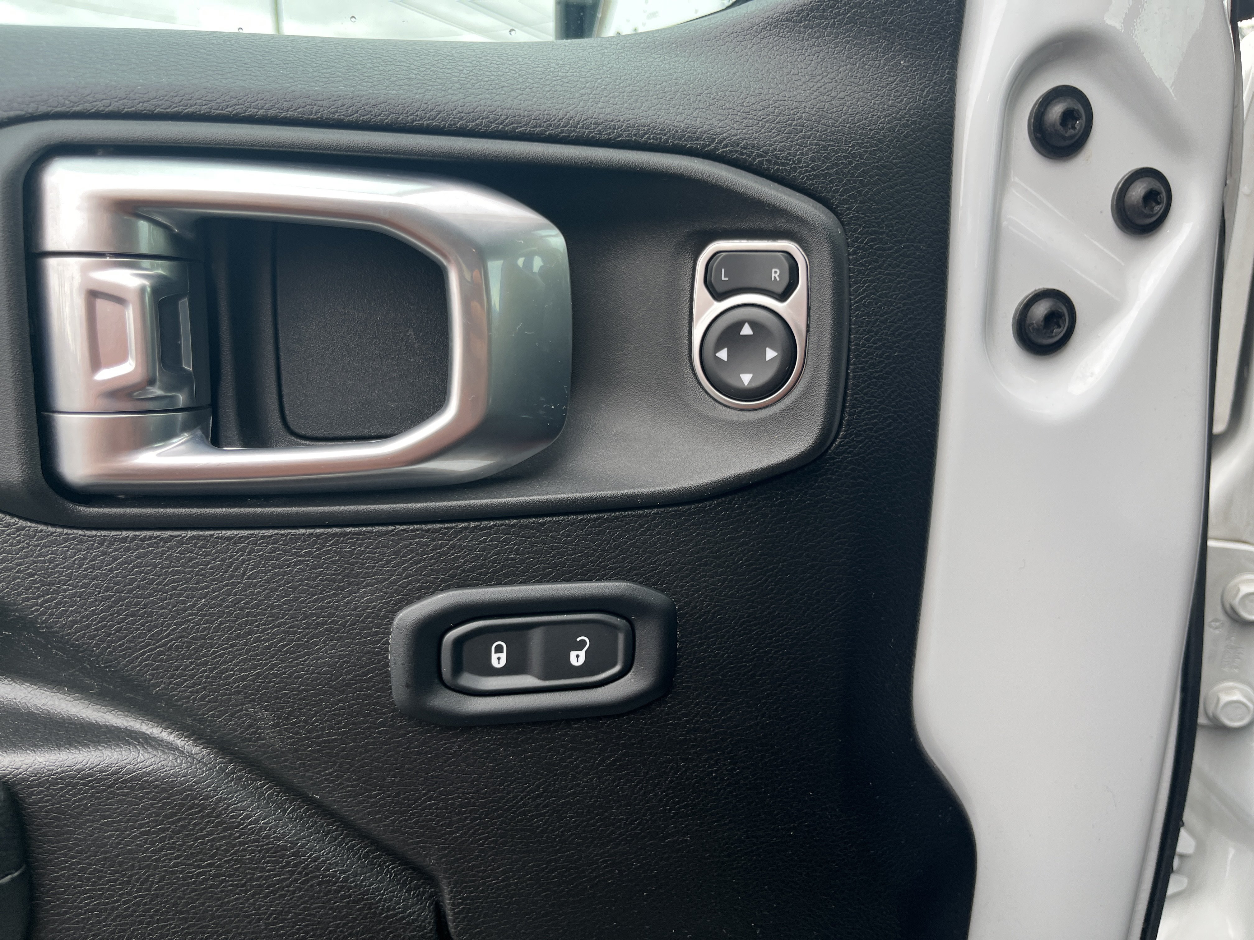 Used 2022 Jeep Gladiator Sport AWD/4WD image 18