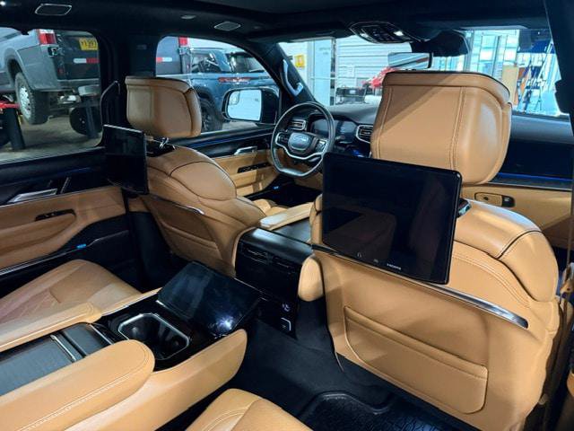 Certified 2025 Jeep Grand Wagoneer L Series III w/ Rear Seat Video Group 1 AWD/4WD image 20