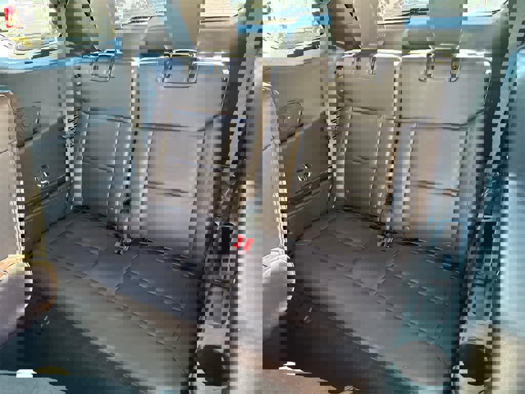 Used 2025 Ford Explorer Platinum w/ Ultimate Package image 19