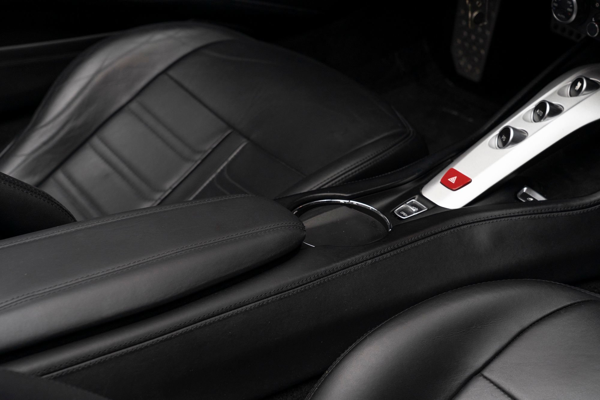 Used 2016 Ferrari California T RWD image 42