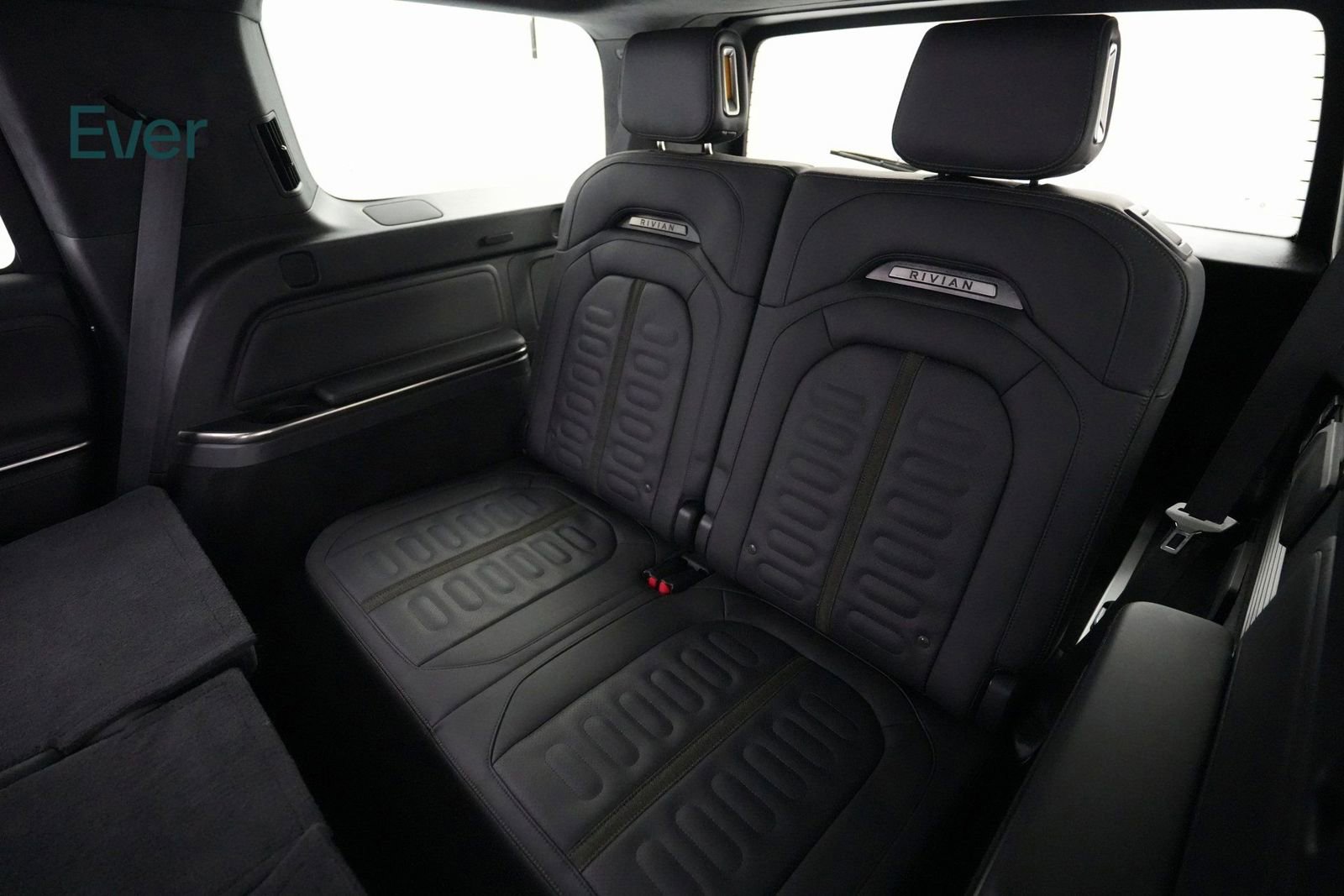 Used 2023 Rivian R1S Adventure image 23