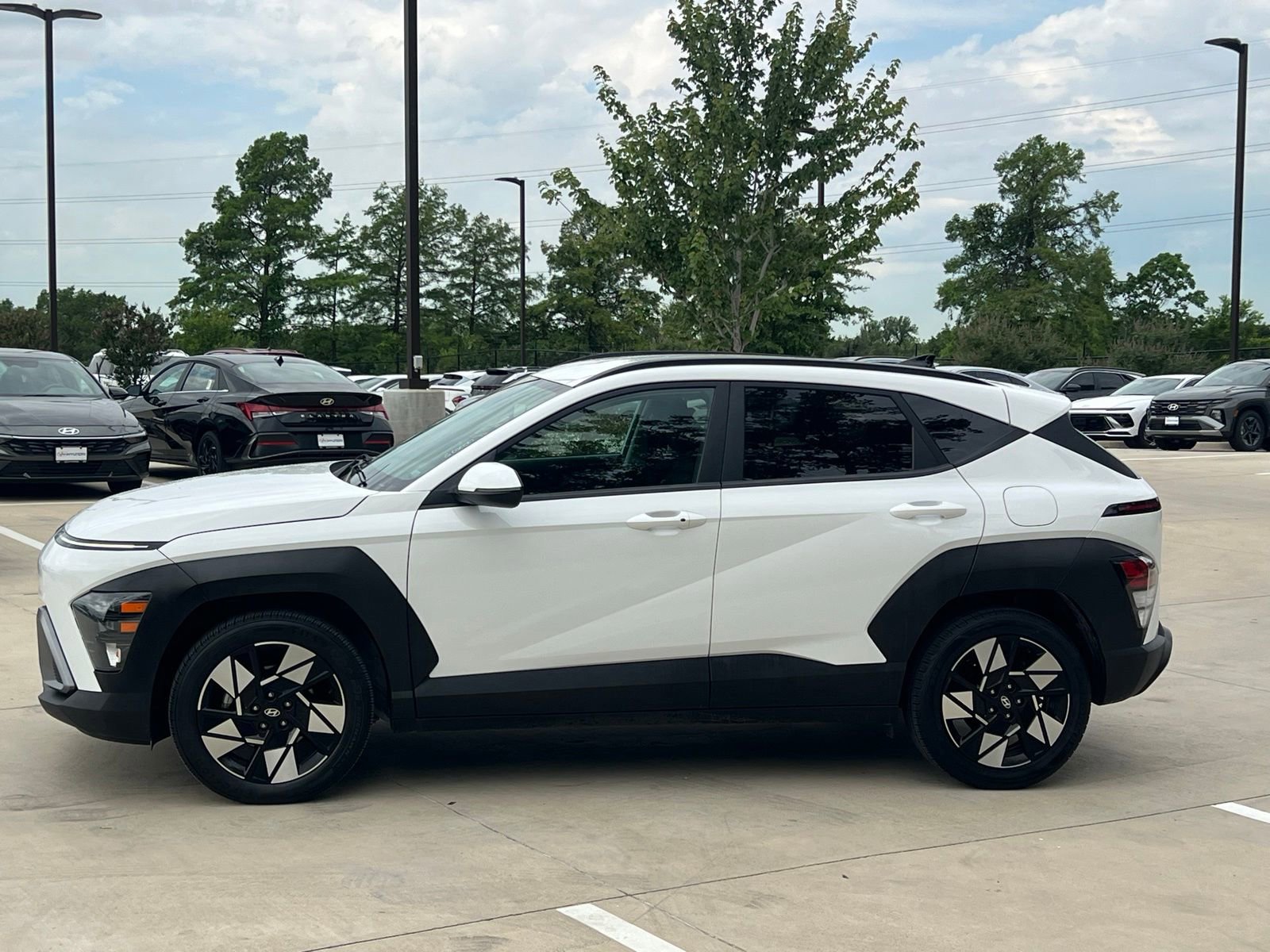 Used 2024 Hyundai Kona SEL FWD image 6